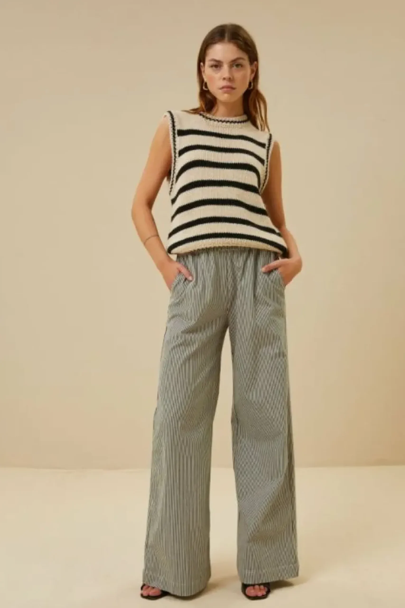 By bar Truien*billy top | sand