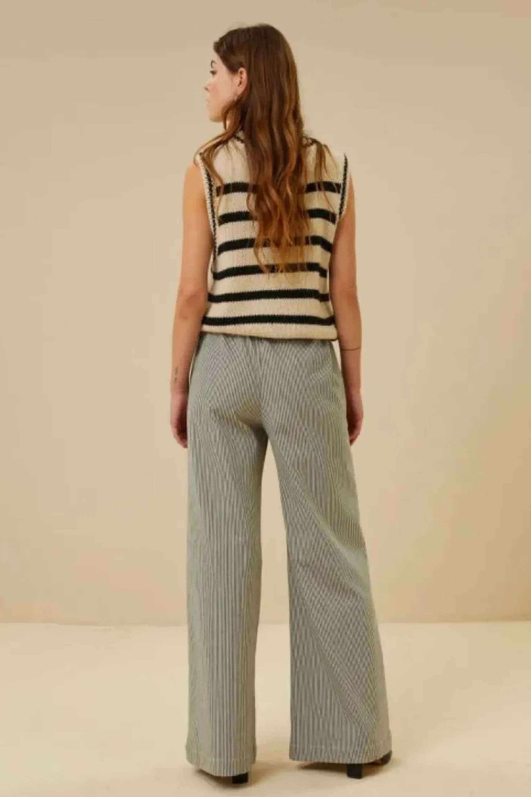 By bar Truien*billy top | sand