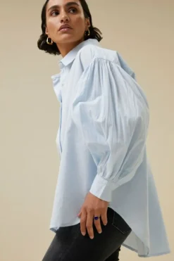 By bar Blouses*sarah chambray blouse | light blue
