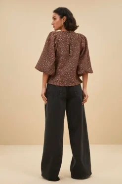 By bar Blouses*zasu jacquard blouse | brown panter print